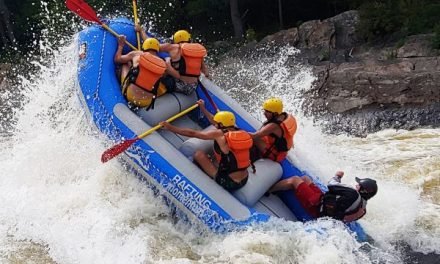 Vivre une aventure de rafting folle et délirante à Ottawa-Gatineau