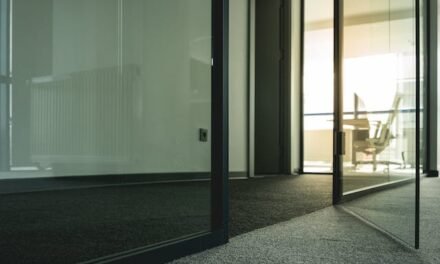 Service de Vitrerie à Gatineau : Expertise et Réactivité à Votre Service