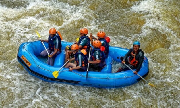 White River Rafting in Quebec: Conquer the Rapids