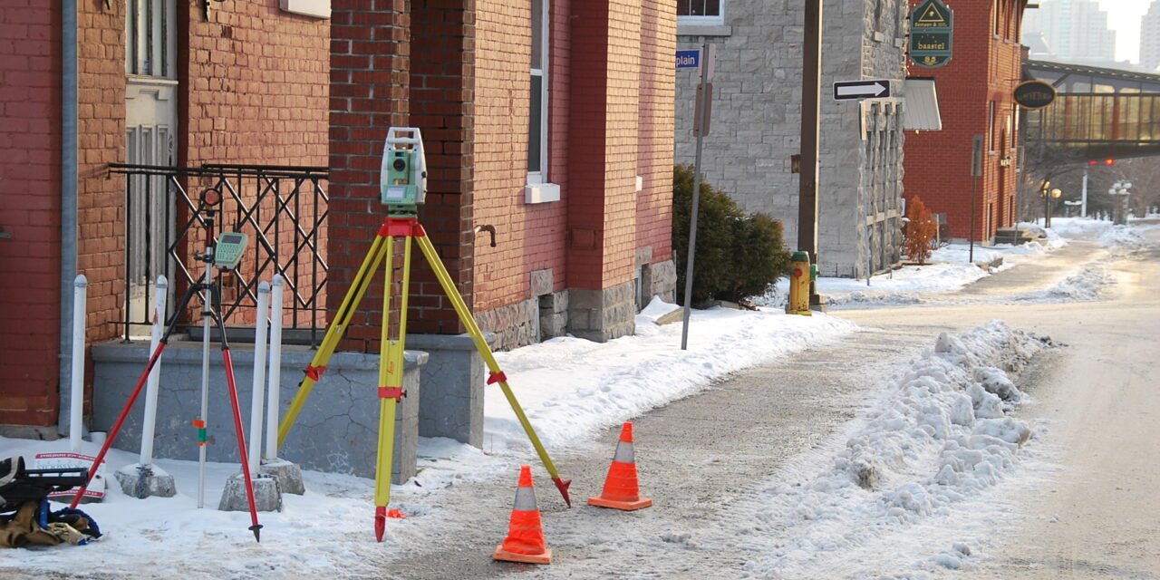 La description technique d’un arpenteur-géomètre à Gatineau : comprendre les étapes et les normes