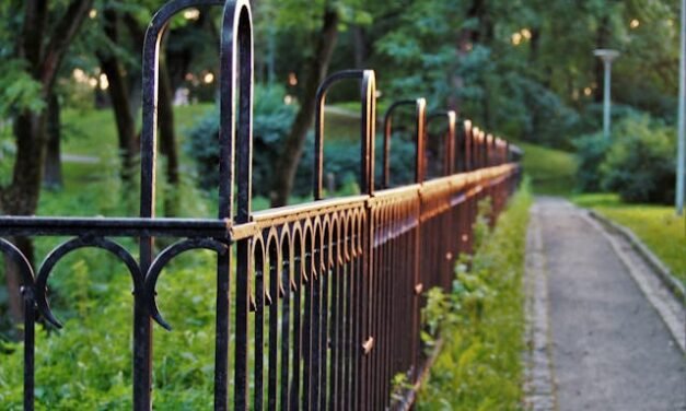 Why choose an aluminum fence in the Ottawa area for your property