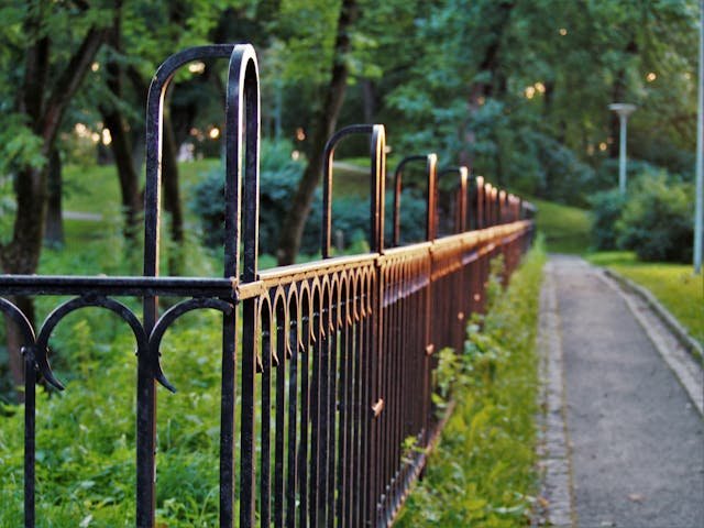 Why choose an aluminum fence in the Ottawa area for your property