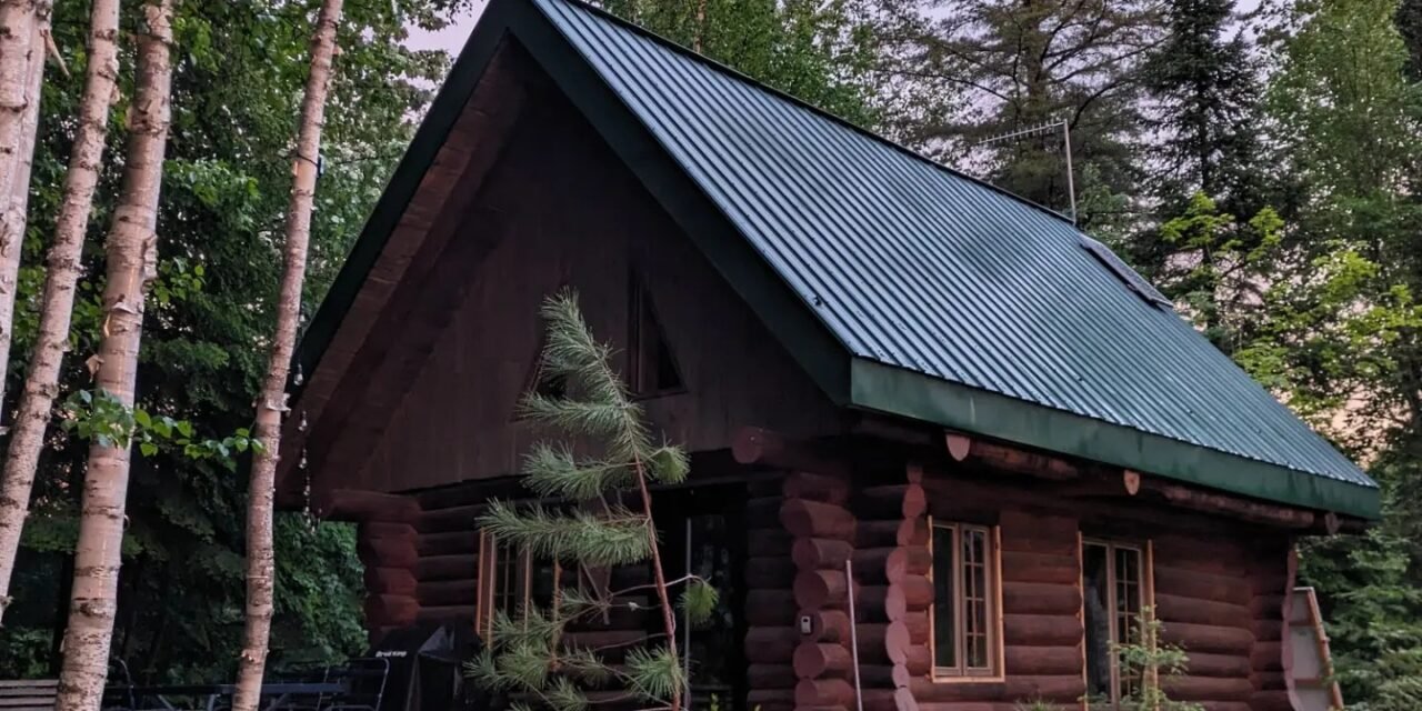 Mini Cabin Rental in the Laurentides: Your Perfect Getaway in Nature