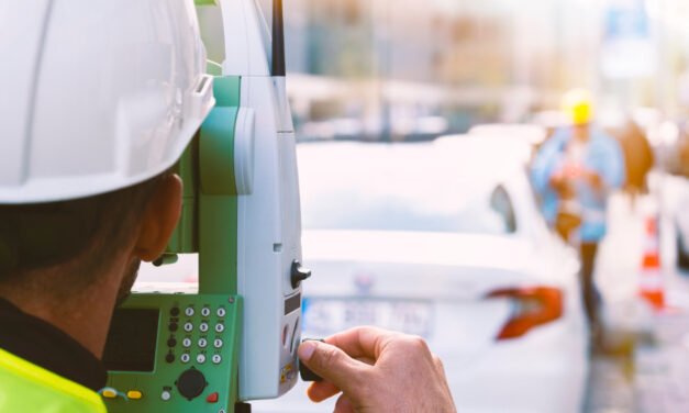 L’Essence du Service d’Arpentage en Outaouais : Garantir la Précision et la Sécurité de Vos Projets