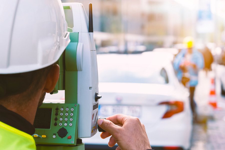 L’Essence du Service d’Arpentage en Outaouais : Garantir la Précision et la Sécurité de Vos Projets