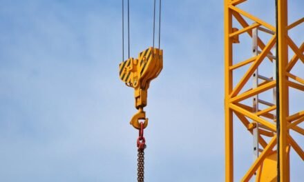 Why Crane Rental in the Ottawa Area is Essential for Your Construction Projects