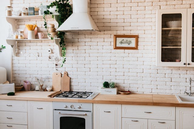 Why Hiring a Kitchen Designer in Gatineau is Key to Your Dream Kitchen