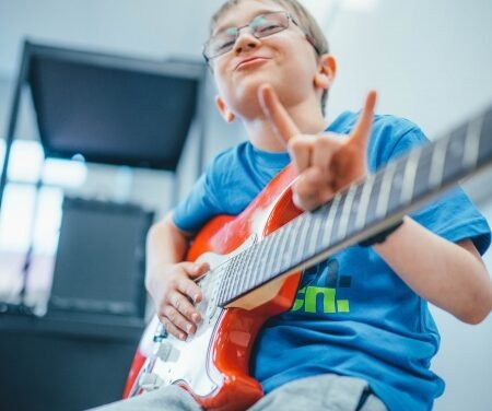 Why Online Music Lessons in the Ottawa Area Are the Perfect Choice for Aspiring Musicians