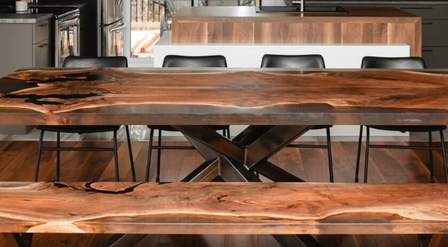 La Fabrication de Table en Bois Massif à Gatineau : Un Choix Durable et Élégant