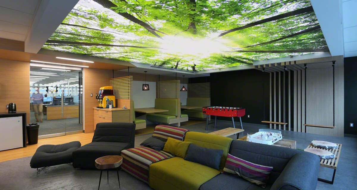 Plafond suspendu à Montréal : Améliorez votre espace avec une solution design et pratique