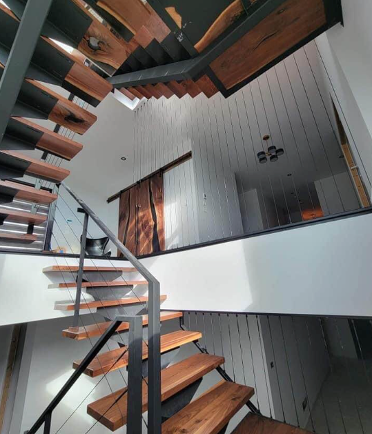 Montréal : Escalier en bois sur-mesure à Gatineau : L’élégance à votre portée