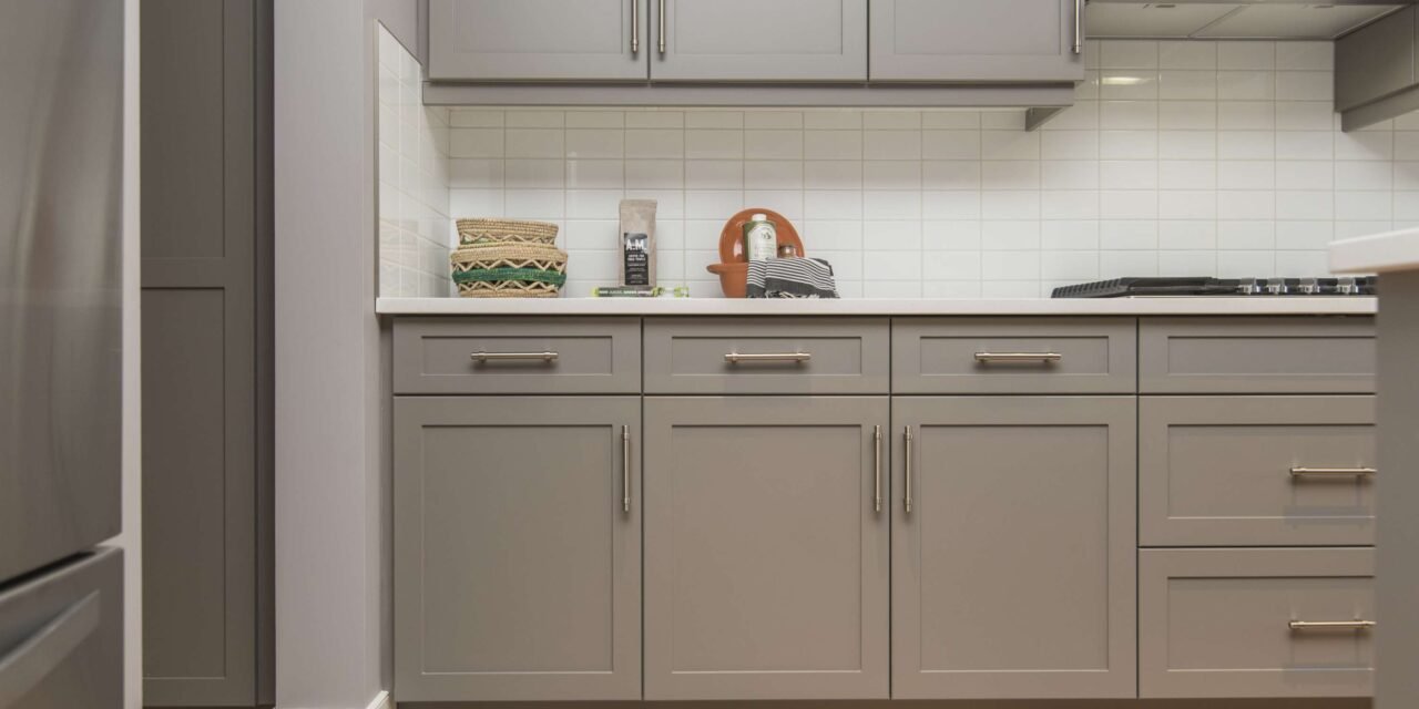 Armoire de cuisine sur mesure à Gatineau : Une solution idéale pour les petites cuisines