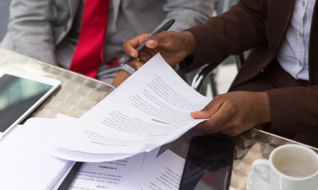 Droit commercial à Gatineau : un pilier essentiel pour les entreprises